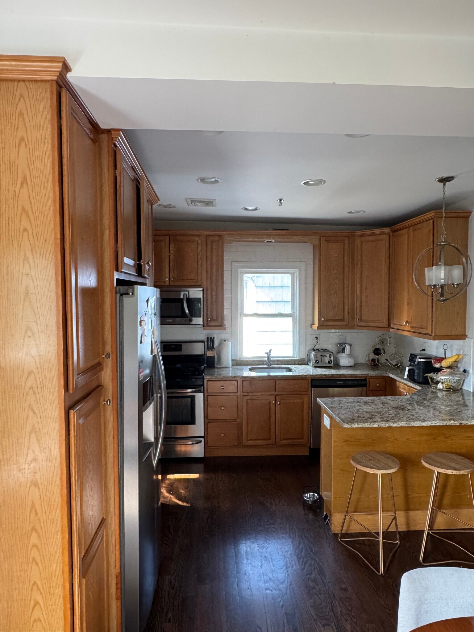 Building Photo - 759 Pelhamdale Ave