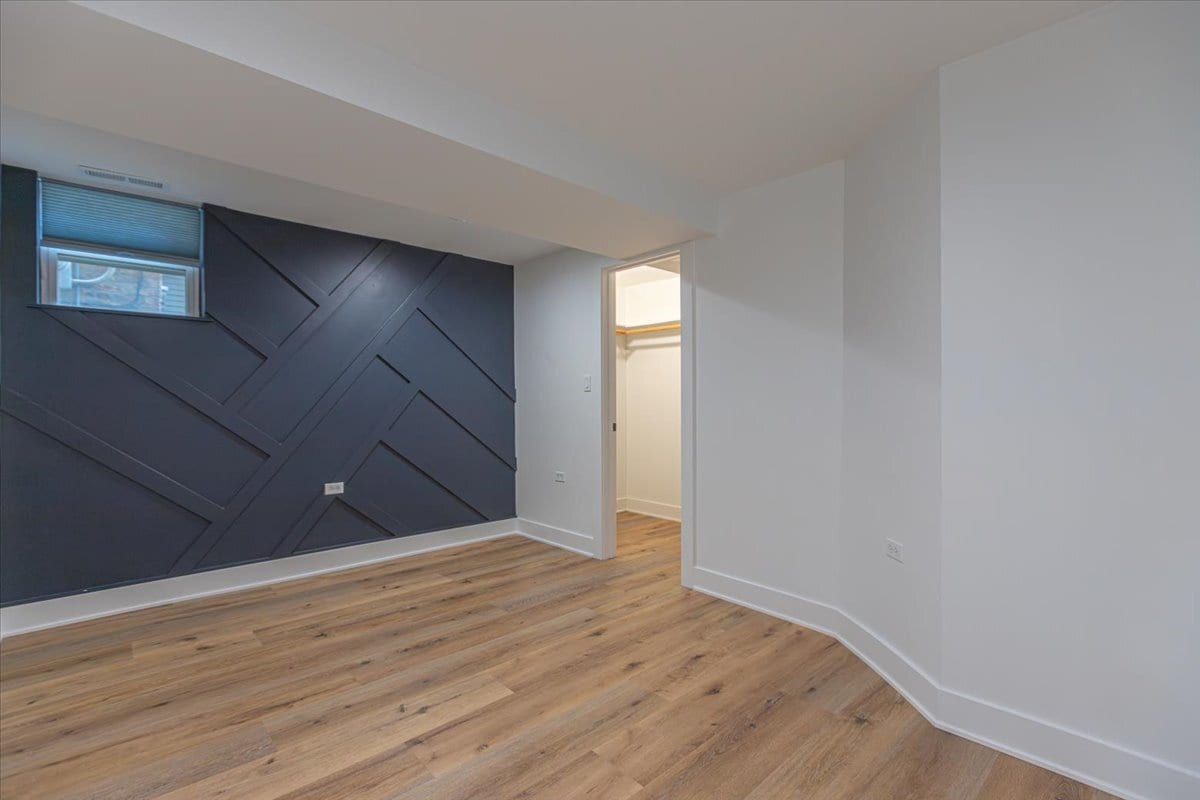 Building Photo - 1732 W Beach Ave