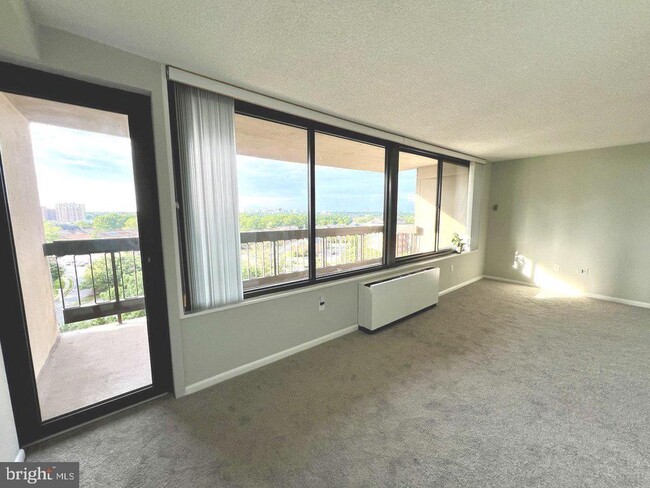 Building Photo - 3701 S George Mason Dr