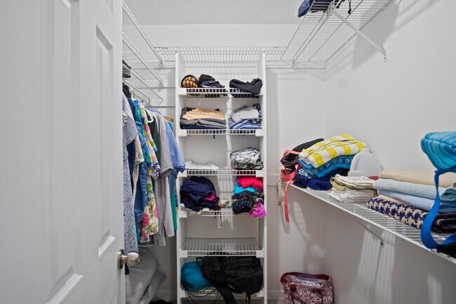 Building Photo - 1360 SW Albatross Way