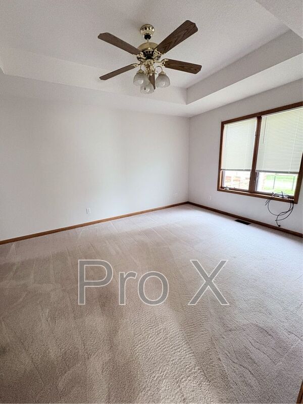 Building Photo - 124 W Briarbrook Ln