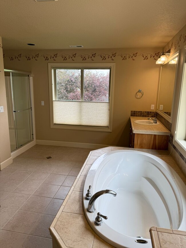 Building Photo - Large Rock Creek Single Family Home