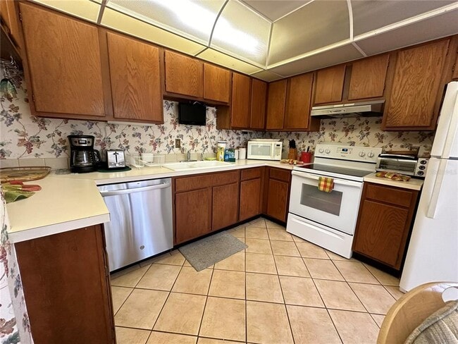 Building Photo - 1647 Brookhouse Ct