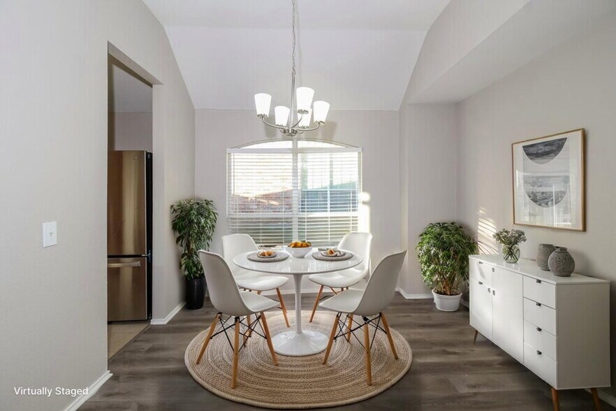 Building Photo - 2716 Stallion Dr