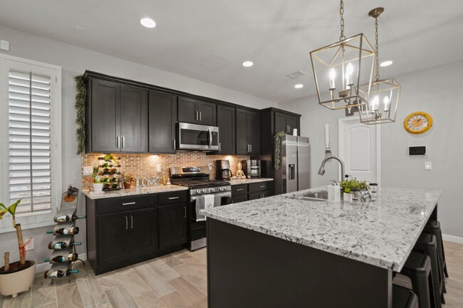 Building Photo - 4567 Marisabel Azcarate St