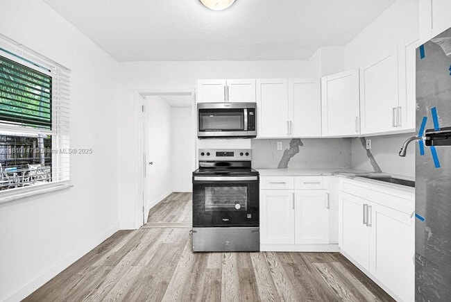Building Photo - 4109 SW 23rd St