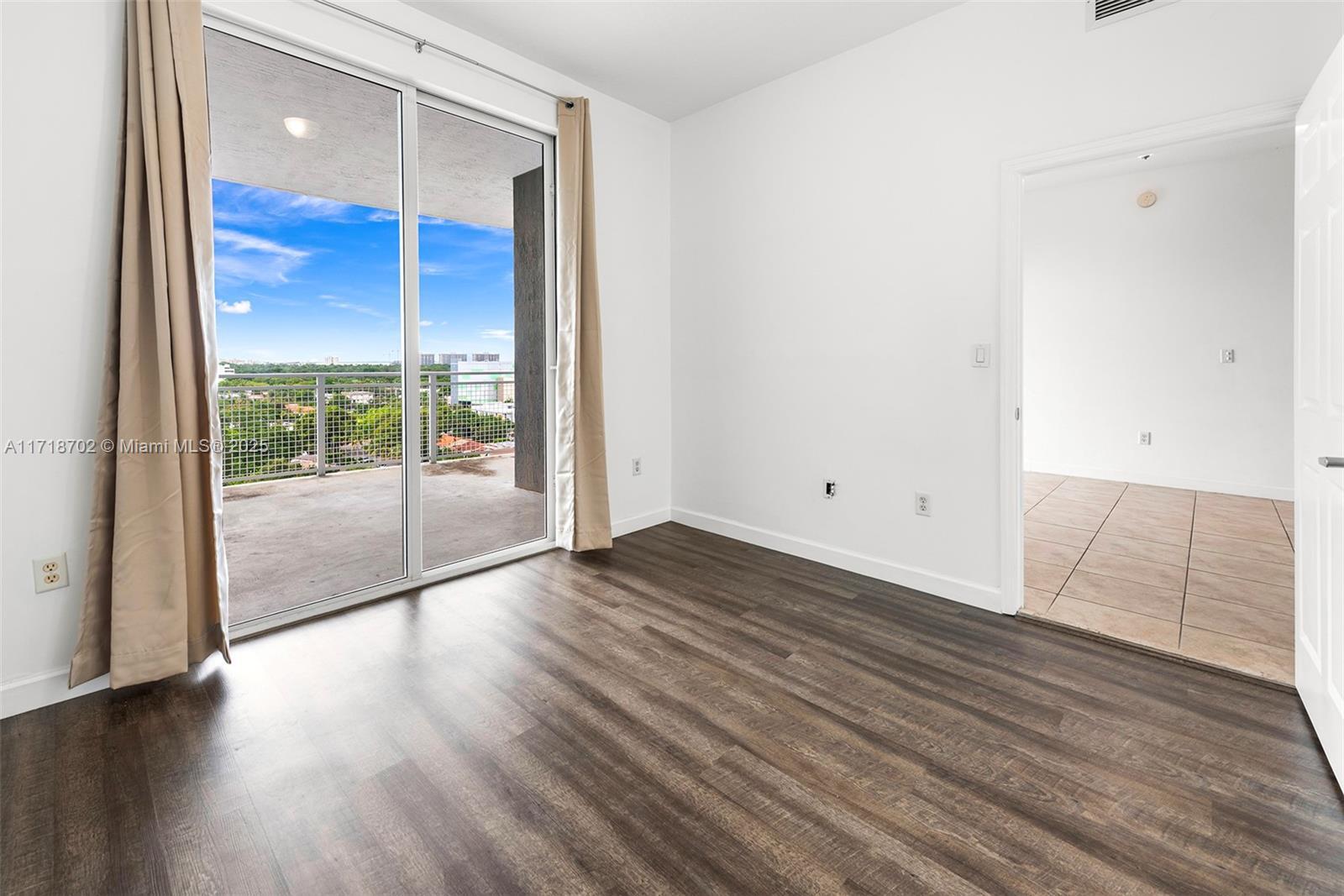 Building Photo - 2600 SW 27th Ave