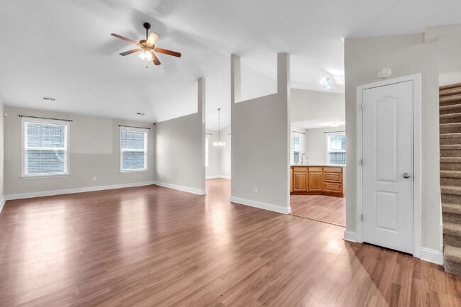 Building Photo - 3BR/2BA Home in Tyger Pointe with Bonus Room & Fenced Yard!