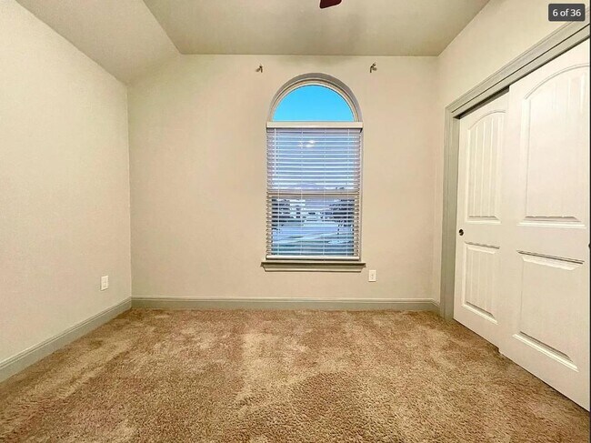 Building Photo - 205 Jude Cir