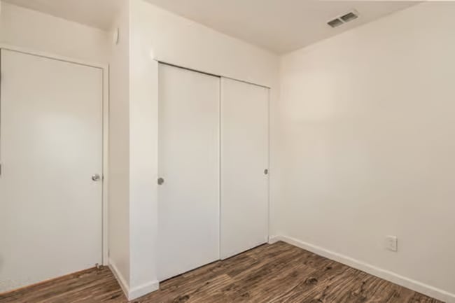 Building Photo - 161 Bender Cir