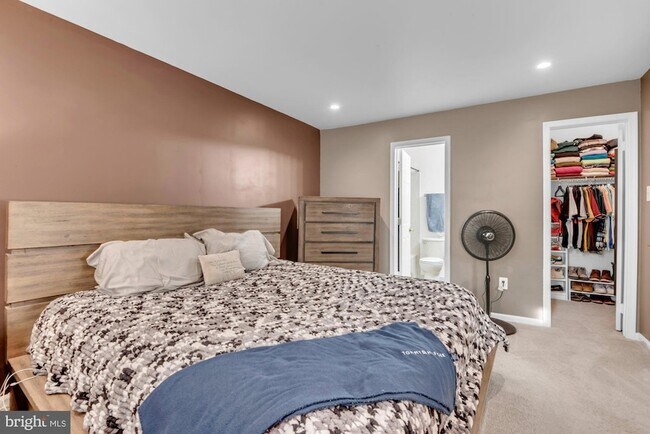 Building Photo - 5006 Dorsey Hall Dr