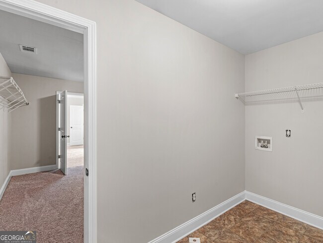 Building Photo - 185 Regency Pl
