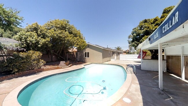 Building Photo - 4840 Art St