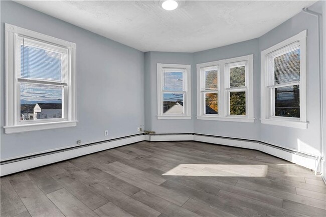 Building Photo - 78 Old Oak Ave