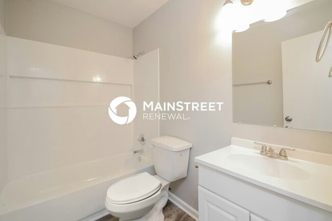 Building Photo - 3 Bedroom Pet-Friendly Home in Birmingham, AL with Main Street Renewal