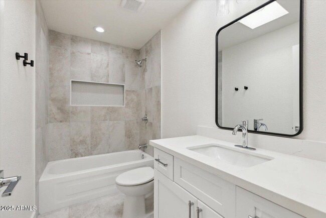 Building Photo - 26034 S Glenburn Dr