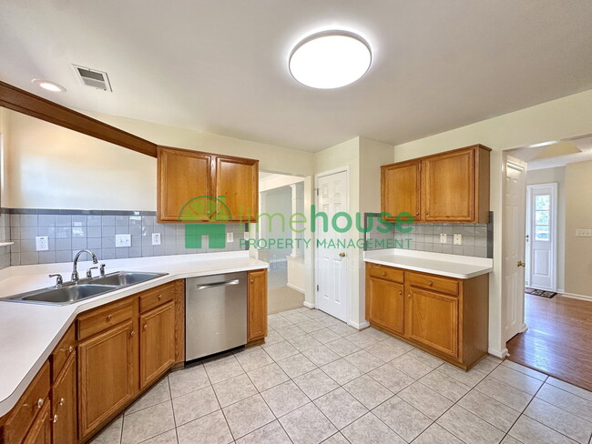 Building Photo - 3097 Polk Dr