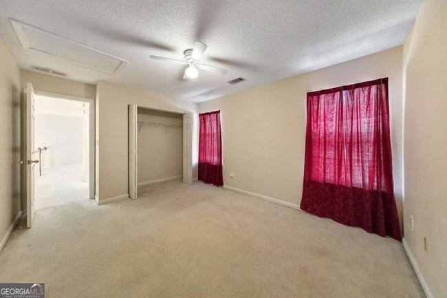 Building Photo - 2025 Baramore Oaks Dr