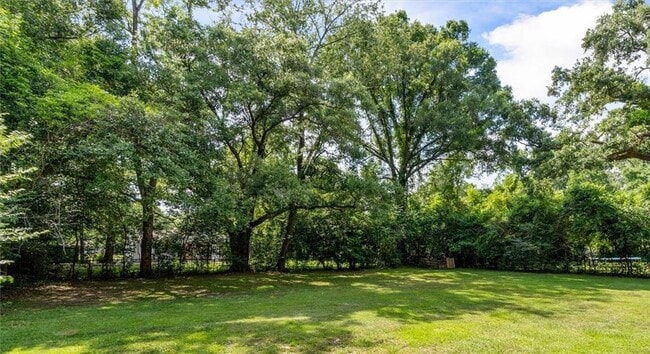 Building Photo - 164 June St