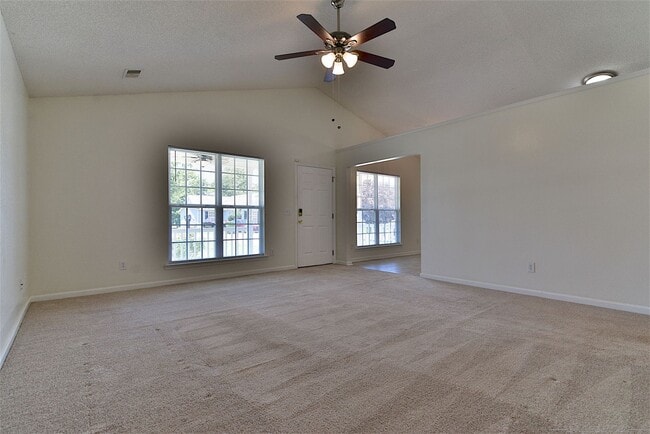 Building Photo - 321 Legend Oaks Dr