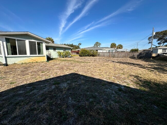 Building Photo - 241 Belaire Dr