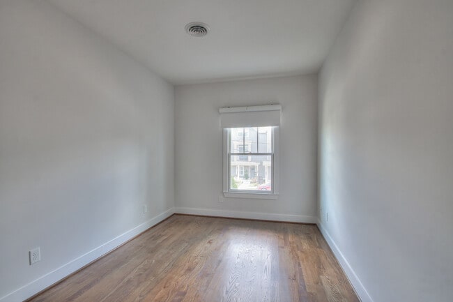 Building Photo - 1319B Pillow St