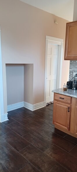 Building Photo - 6458 S Paulina St