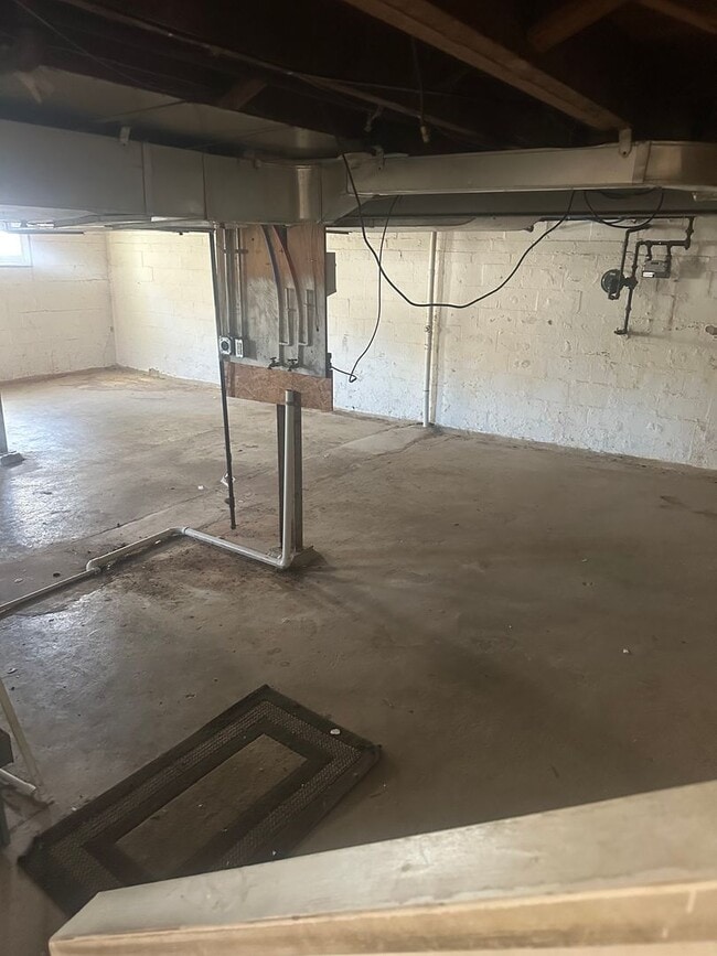 Building Photo - 1 MONTH FREE WITH A 1 YEAR LEASE - 2 bed 1...