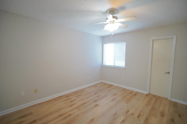 Building Photo - 1303 Airport Dr