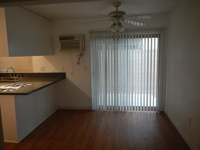 Building Photo - 130 Delano St