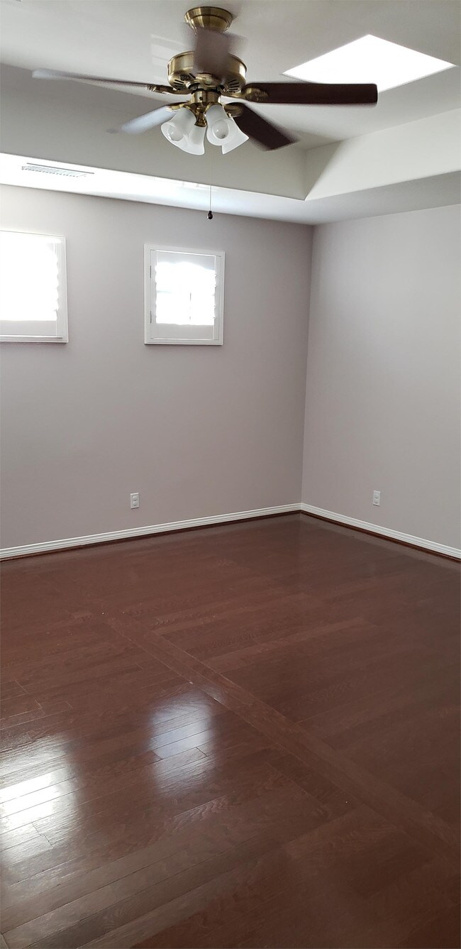 Building Photo - 3337 Crossland St