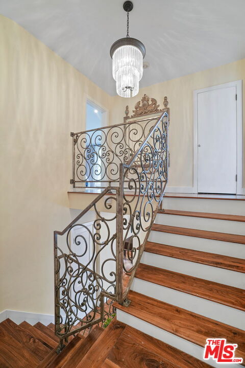 Building Photo - 1531 Marmont Ave