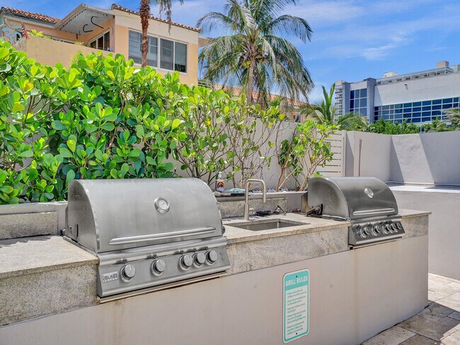 Building Photo - 209 N Fort Lauderdale Beach Blvd