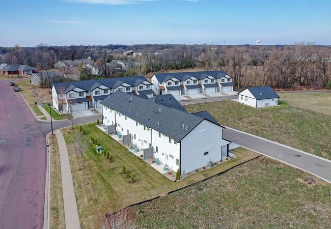 Building Photo - 100 Everglades Trl