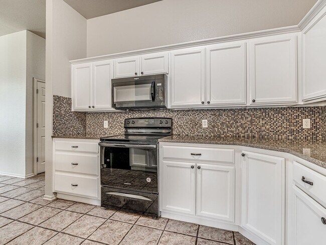 Building Photo - Charming home in North Edmond + Deer Creek Schools