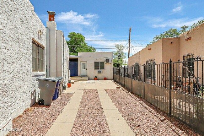 Building Photo - 1104 Madeline Dr