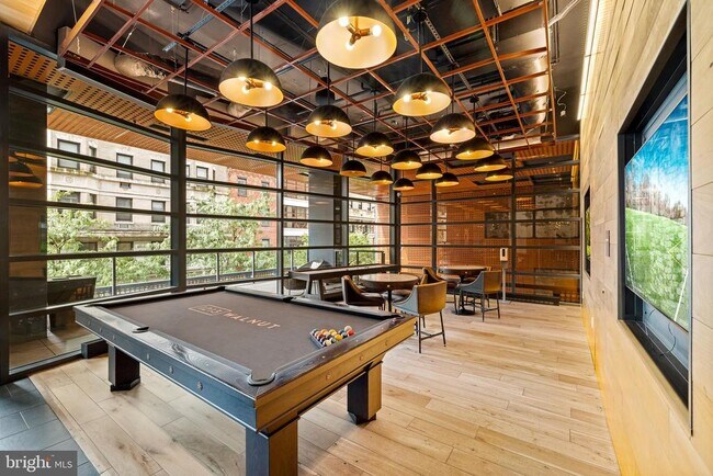 Building Photo - 1213 Walnut St