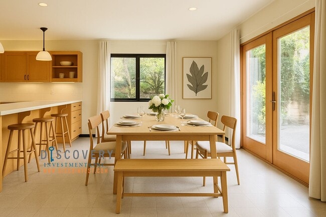 Building Photo - Updated MCM Gem in Adams Point