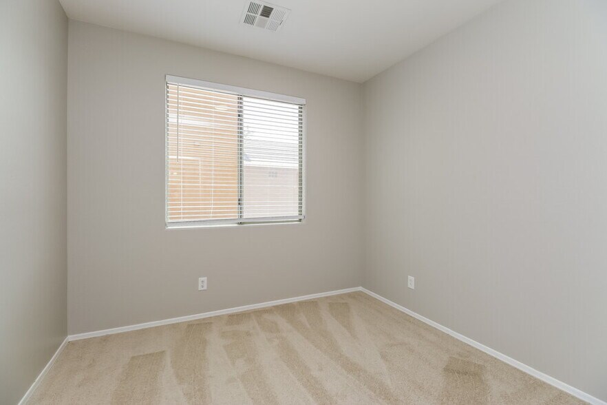 Building Photo - 2918 S Anderson Ln