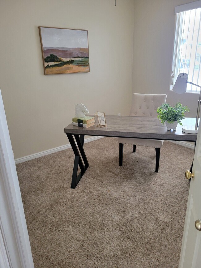 Building Photo - 2 Bed/1.5 Bath In An Active 55+ Community