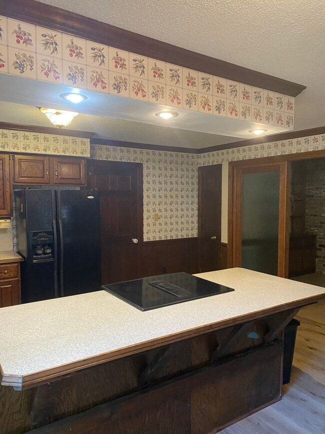 Building Photo - 3 Bedroom 3 Bath Brick Ranch