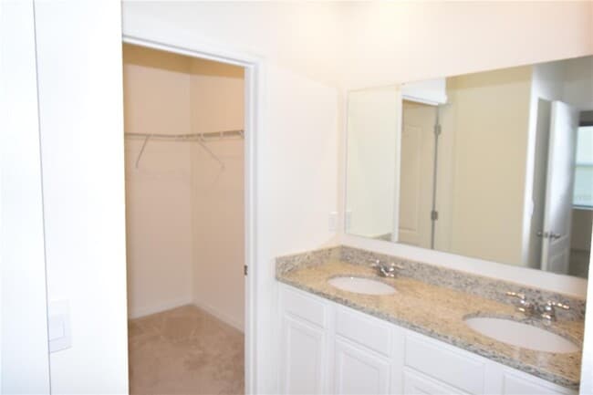 Building Photo - 5215 Mahogany Dr