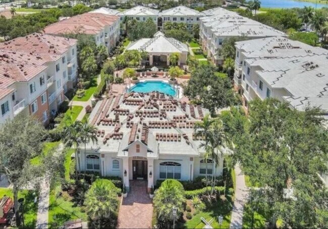 Building Photo - 9857 Baywinds Blvd