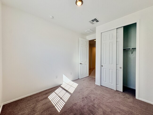 Building Photo - 7214 S Via Tierra Mesa