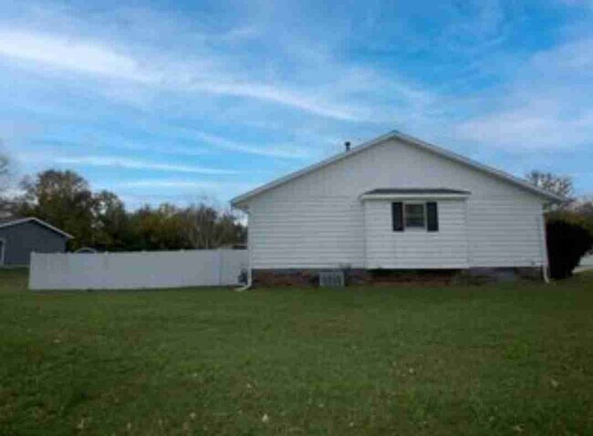 Building Photo - 401 Georgia Pkwy