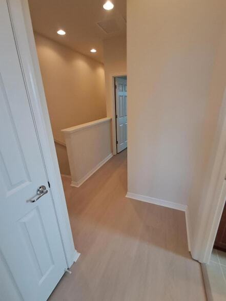 Building Photo - 3254 S Caroline Dr