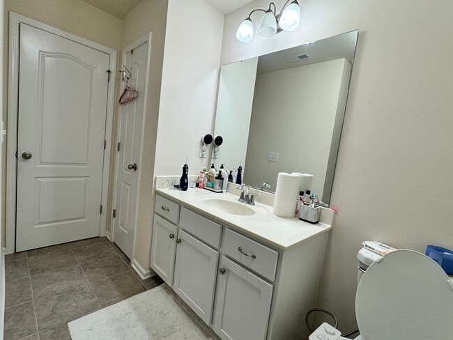 Building Photo - 529 Common Raven Ct