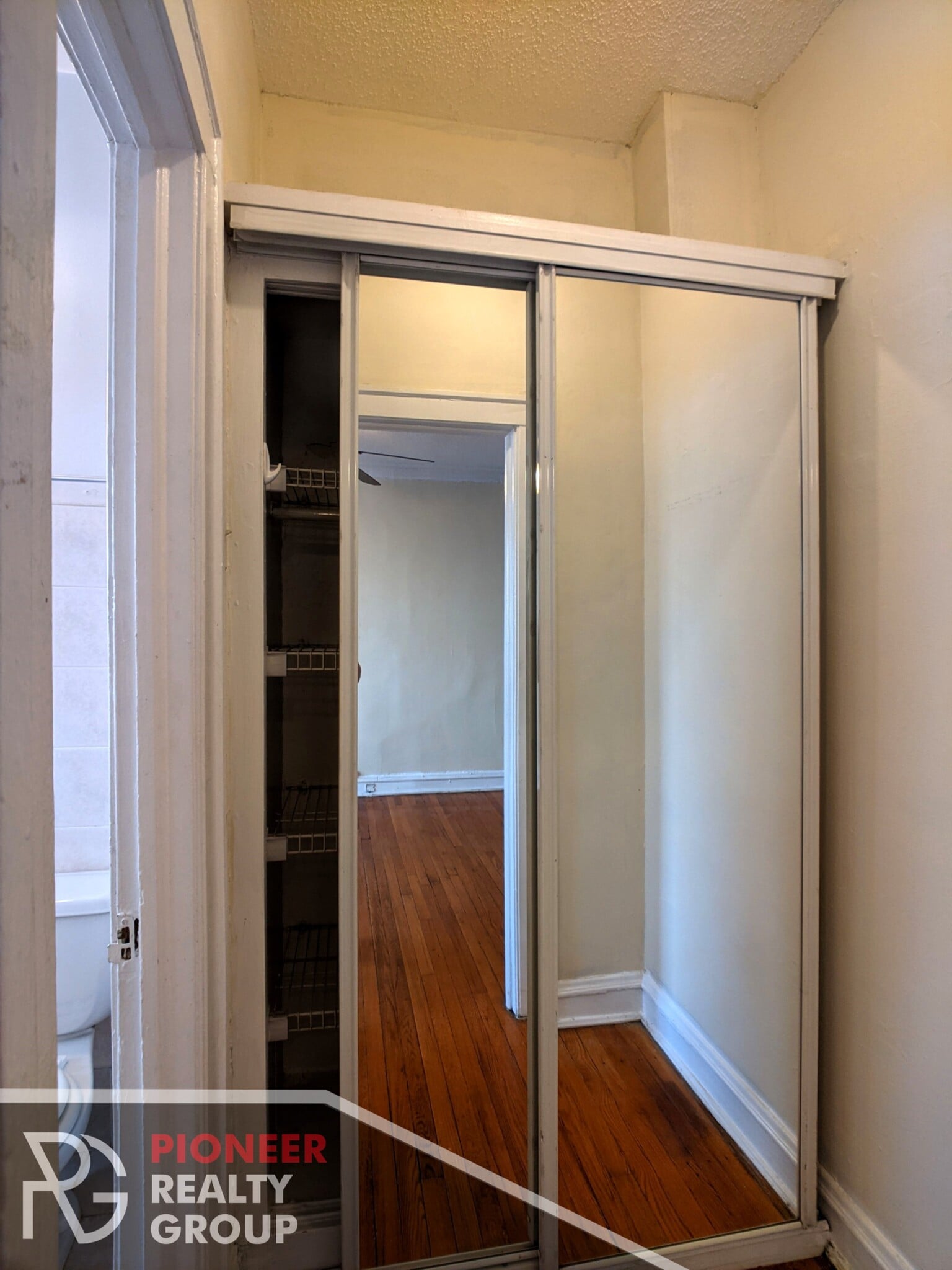 Building Photo - 1160 N Dearborn St