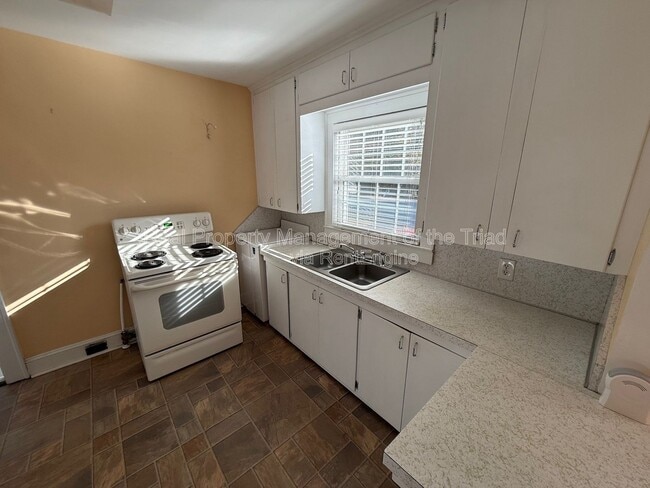 Building Photo - 1735 Polo Rd