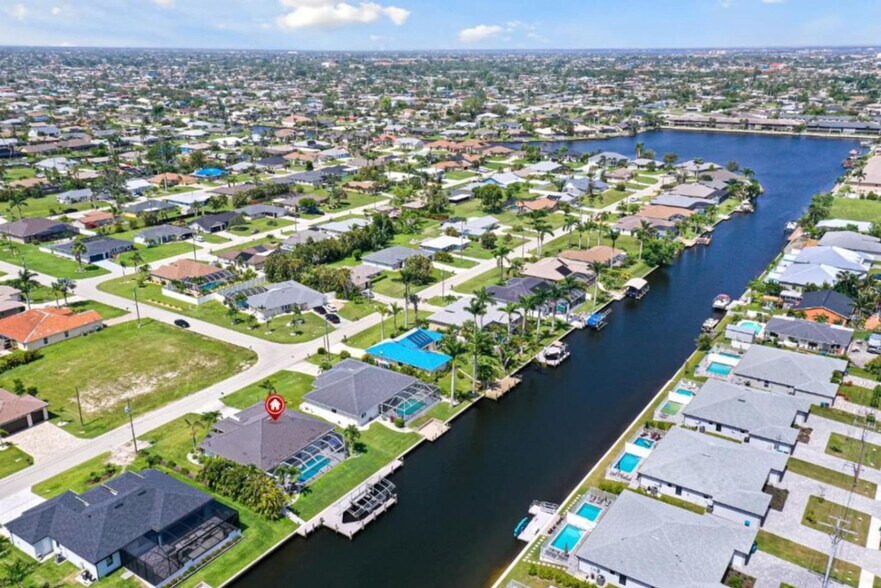 Building Photo - 236 SW 47th St